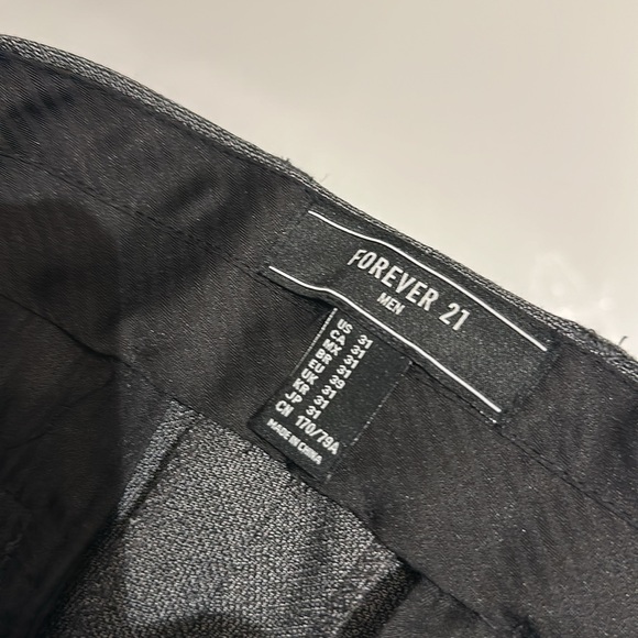FOREVER 21 Men's Pants (Size 31) - Picture 3 of 4